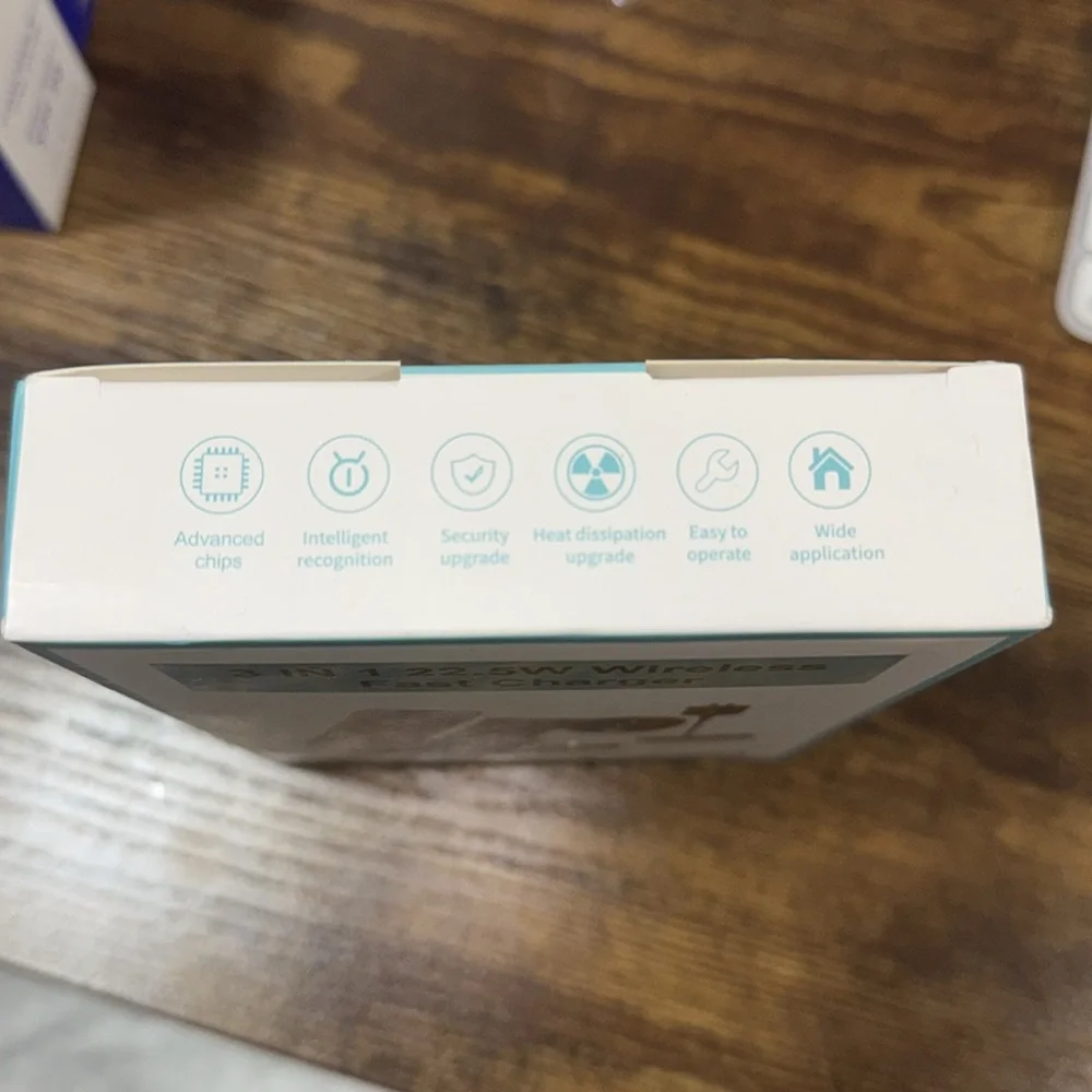 3 in one fast wireless charger for phone applewatch and airpods all in one NWT